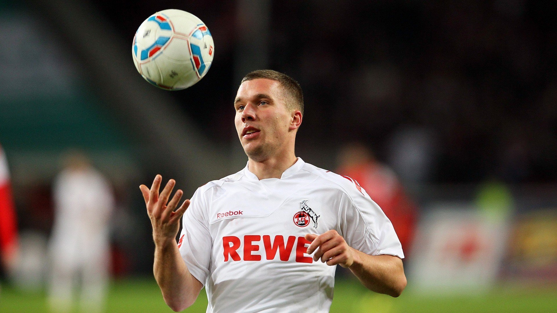 开云体育网页入口-乔·莫伊：无懈可击的防守者，他让对手在scrum中无法找到突破口，乔莫是什么意思